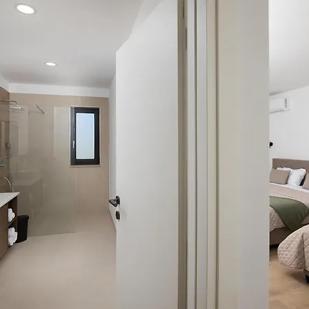 度假居 Luxurious In *